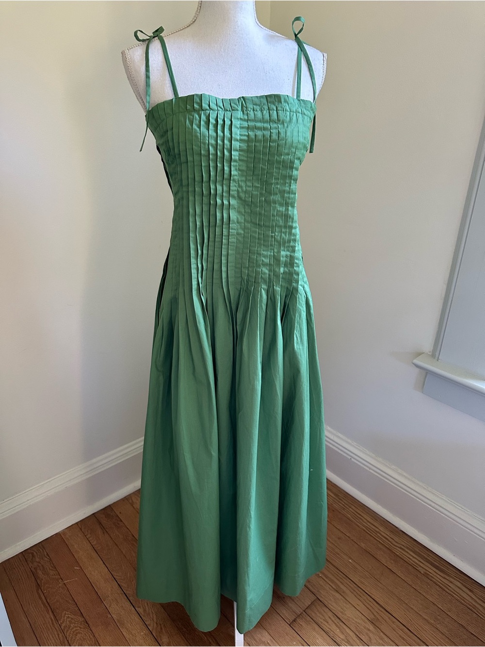 Tuckernuck Moon River Green Sleeveless Pleated Maxi Dress Medium - Picture 10 of 10